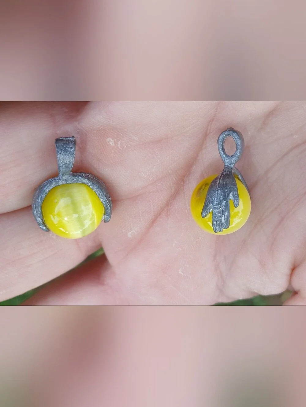 New 2pc Hands Holding Yellow Cat Eye Sphere Pendant.